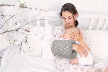 Подушка для годування Amilian Baby klein з наповнювачем, сіра (Sternchen Klein). Подушка-муфта для рук, 22x20 см, для подорожей