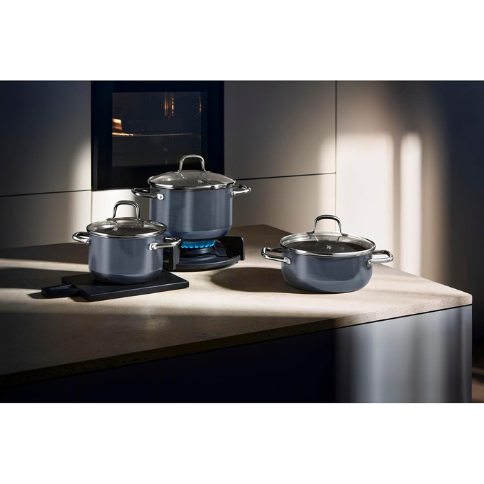 Каструля WMF Fusiontec Essential, 16 см, 1,3 л, без кришки, нержавіюча сталь, індукційна, з високотехнологічної кераміки, стійка до подряпин, без покриття, темно-синя, Made in Germany