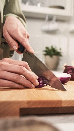 Кухонний ніж ZWILLING Gourmet Compact 20 см, нержавіюча сталь, ергономічна ручка, чорний, Made in Germany