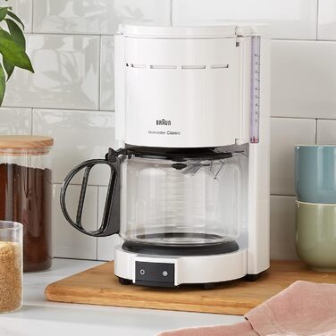 Кавоварка Braun KF 47 WH з фільтром і скляною колбою, OptiBrew, автоматичне вимкнення, біла