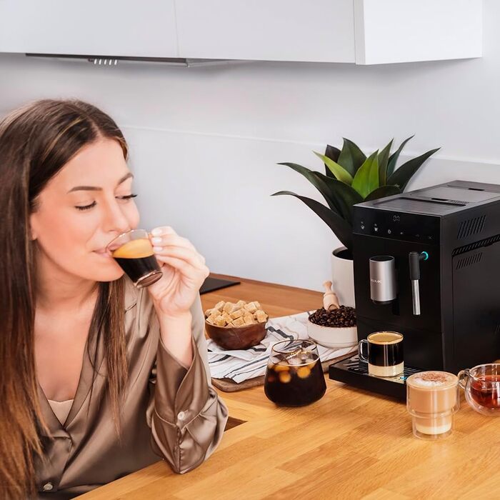 Кавомашина автоматична Cecotec Cremmaet Compact Steam: 19 бар, 1350 Вт, з капучинатором, для зерен, 1.1 л