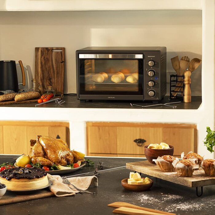 Конвекційна піч Cecotec 46 літрів Bake&Toast 4600 White Gyro. 2000 Вт, внутрішнє освітлення, 12 функцій, температура до 230º, подвійне скло, з поворотним шампуром, білий (чорний, 45л)