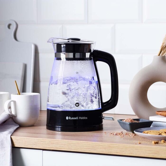 Скляний електрочайник Russell Hobbs 26080-70 Classic Design, 1.7 л, 2400 Вт, з LED-підсвіткою та сталевою основою, чорний/прозорий