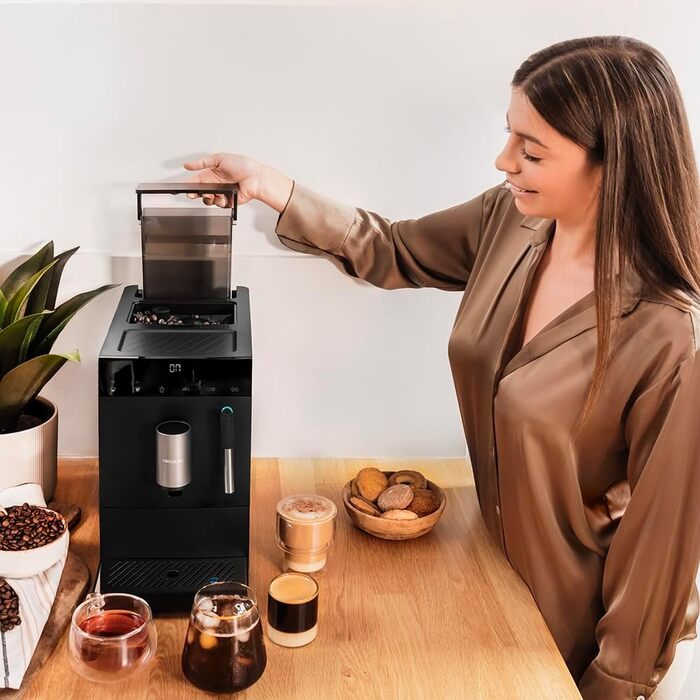Кавомашина автоматична Cecotec Cremmaet Compact Steam з капучинатором, 1350 Вт, 19 бар, термоблок, 1.1 л, для зерен