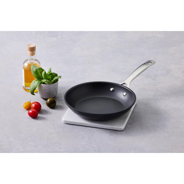 Сковорода Le Creuset алюмінієва з антипригарним покриттям, 30 см, для всіх типів плит, індукція, антрацит/срібло
