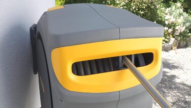 HOZELOCK Автоматичний шланг на котушці Auto Reel 40 м: автоматичне змотування, проста установка. В комплекті: шланг-розпилювач, з'єднувачі, 40 м шланга Hozelock та кріплення. 5 років гарантії [2595R0000] (45 x 49 x 28.4 см)