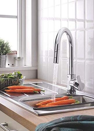 Змішувач кухонний GROHE Feel з висувним душем, 360° поворотний, економія води, хром (31486001)
